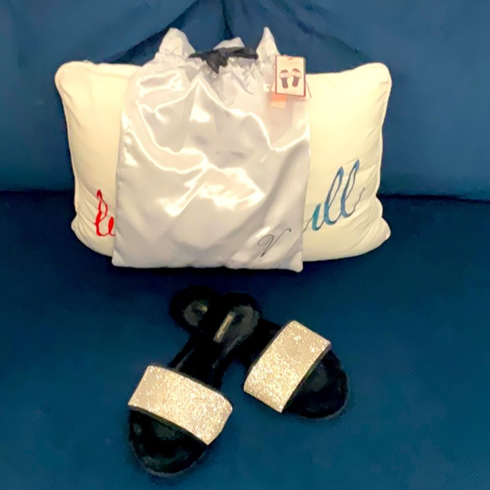VICTORIA’S SECRET Jeweled Embellished Velour Slippers